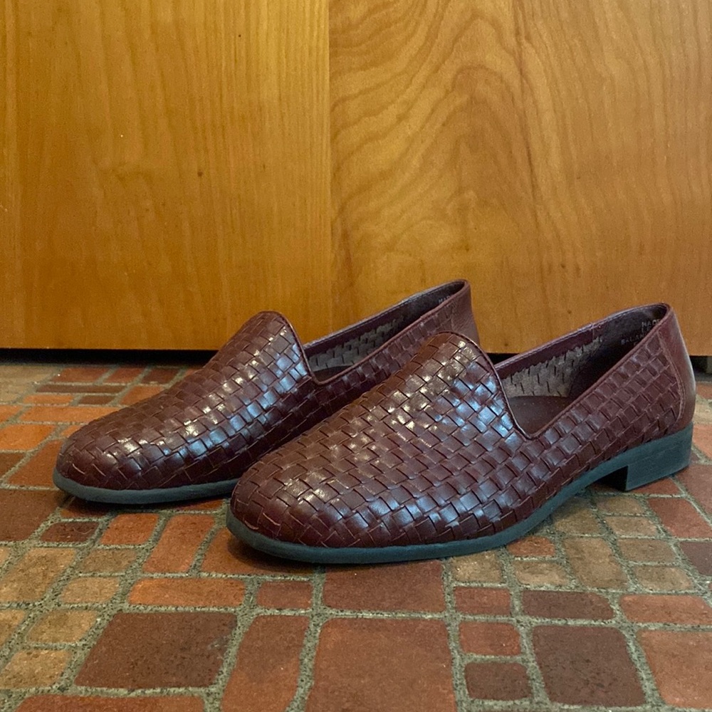 Chestnut woven loafers